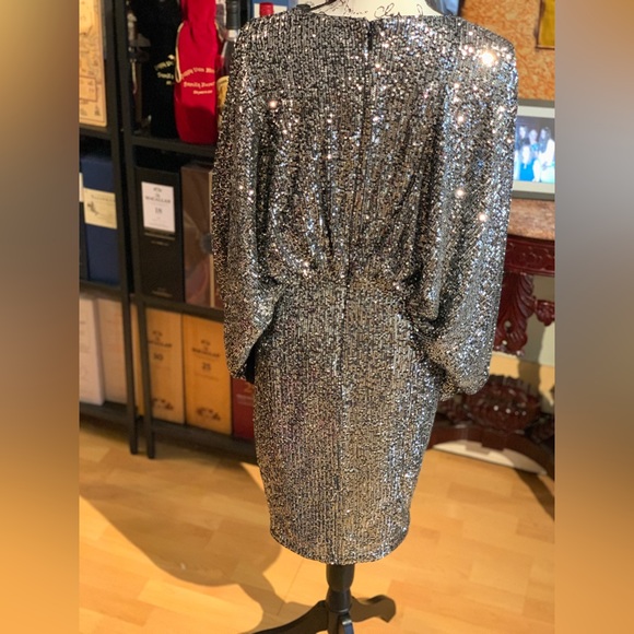 Sparkly silver sequins dress in a size M - Picture 2 of 4